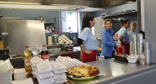 Die Küche ist bereit für Kaffee und Kuchen