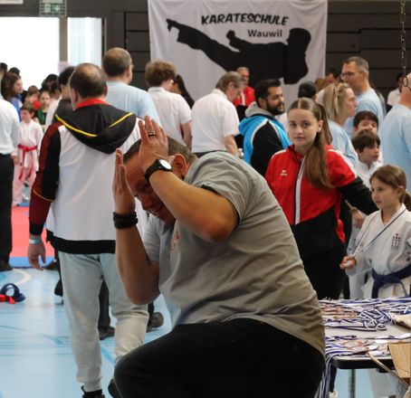 Vor so geballter Karatemenge hat selbst die Security Angst....