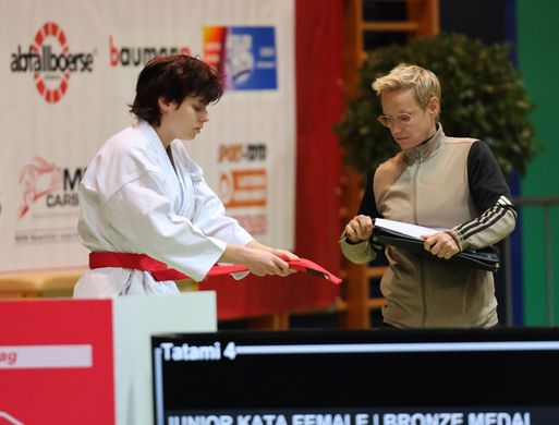 Gurt wechseln und korrekt auf Länge binden