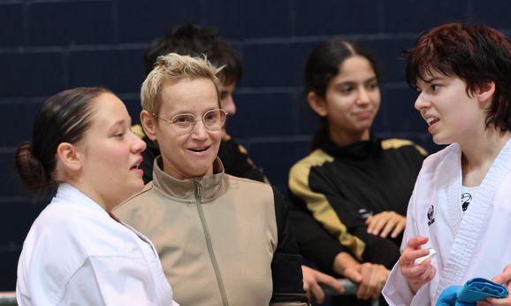 Gemeinsam besprechen und lachen